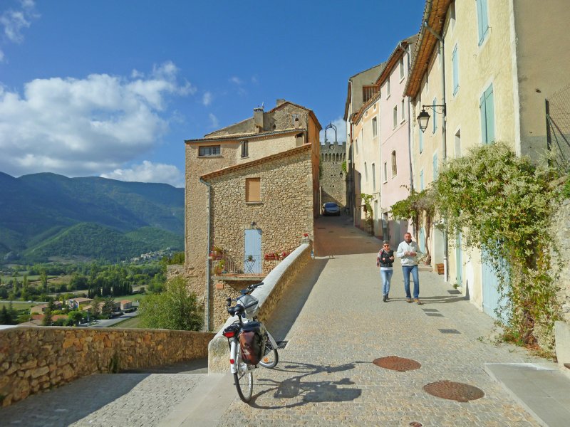 Montbrun-les-bains fietsvakantie provence
