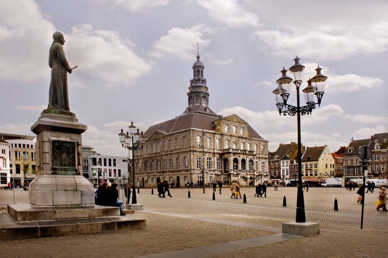 Maastricht  fietsvakantie langs de Maa