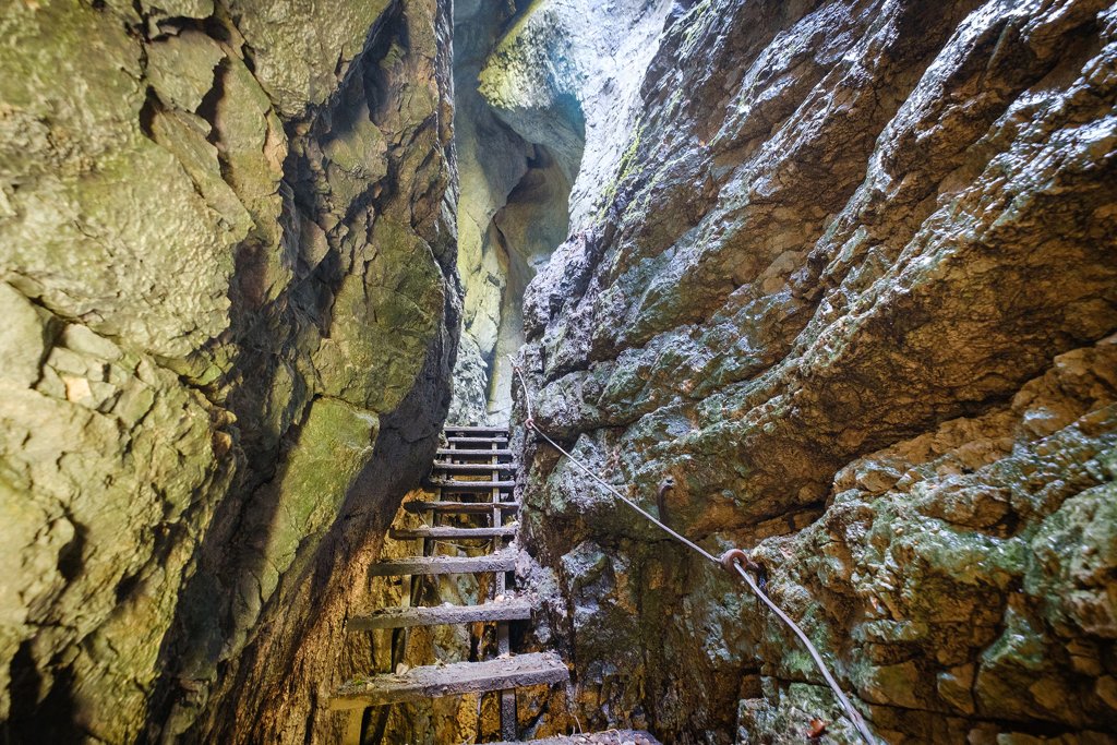 Pokljuskakloof Triglav